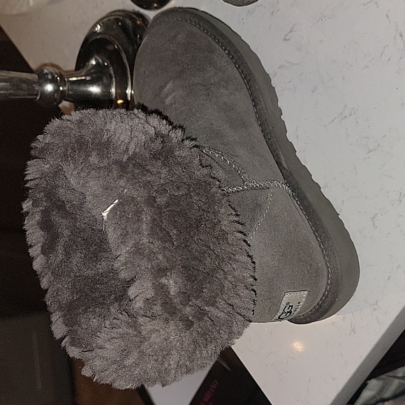 UGG Gray Shearling Boots size usa 7 - Picture 12 of 13